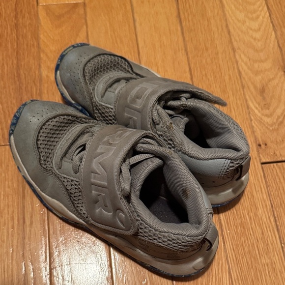 Under Armour Kids' Pre School Zone Basketball 2 Shoe 🏀 - Picture 2 of 5